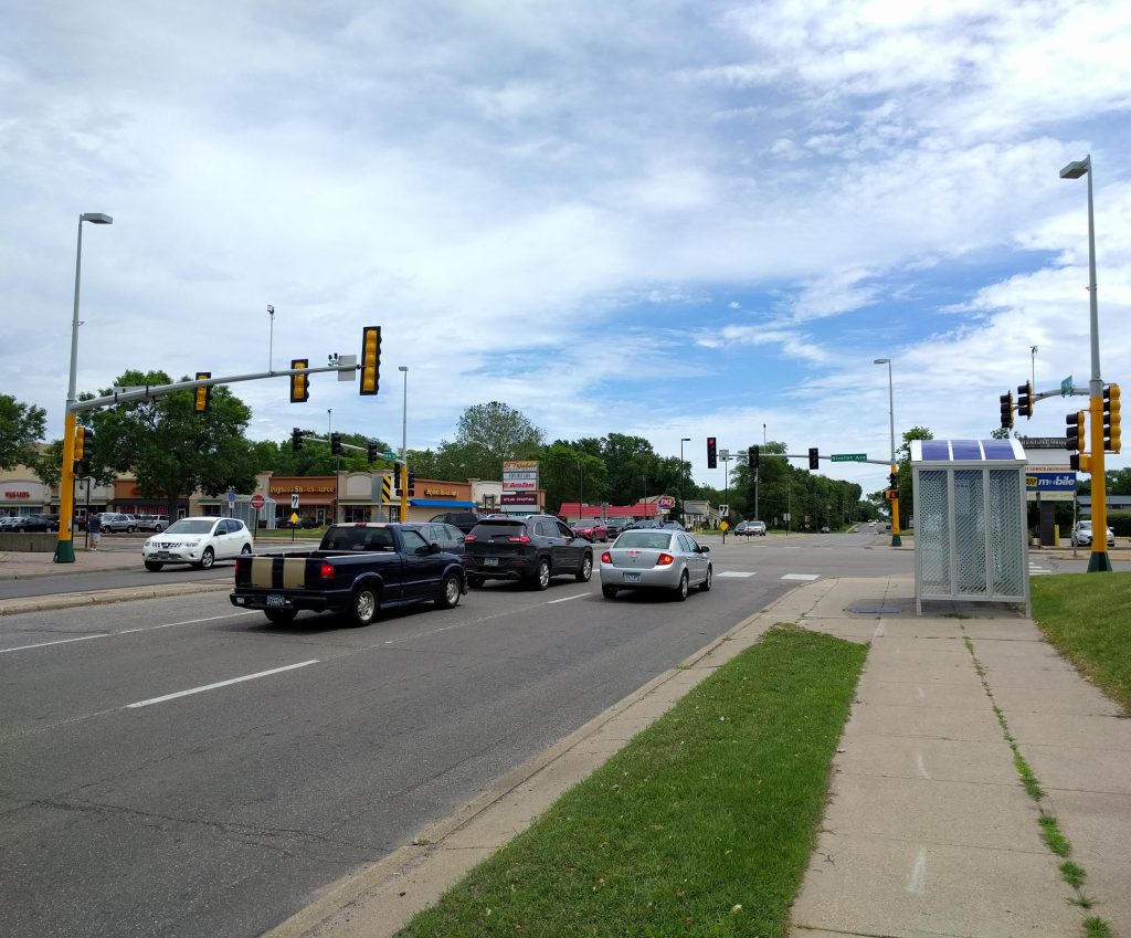 66th and Nicollet Ave signal looking east (2017, before reconstruction)