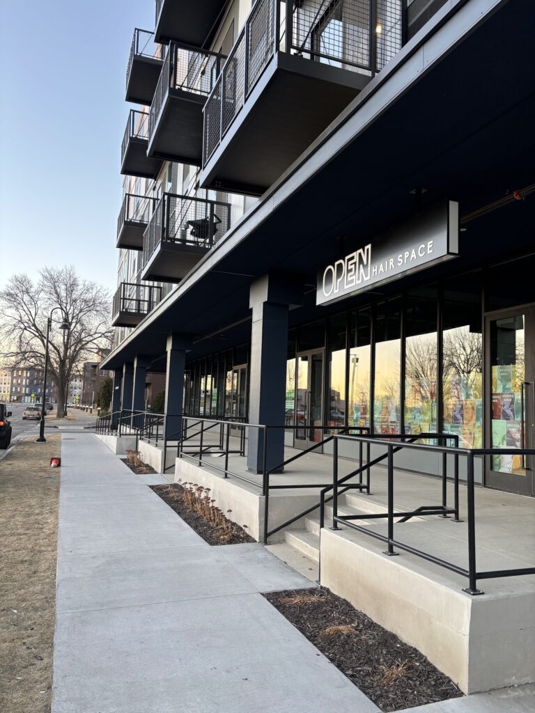 Lynvue frontage on Lyndale Avenue South